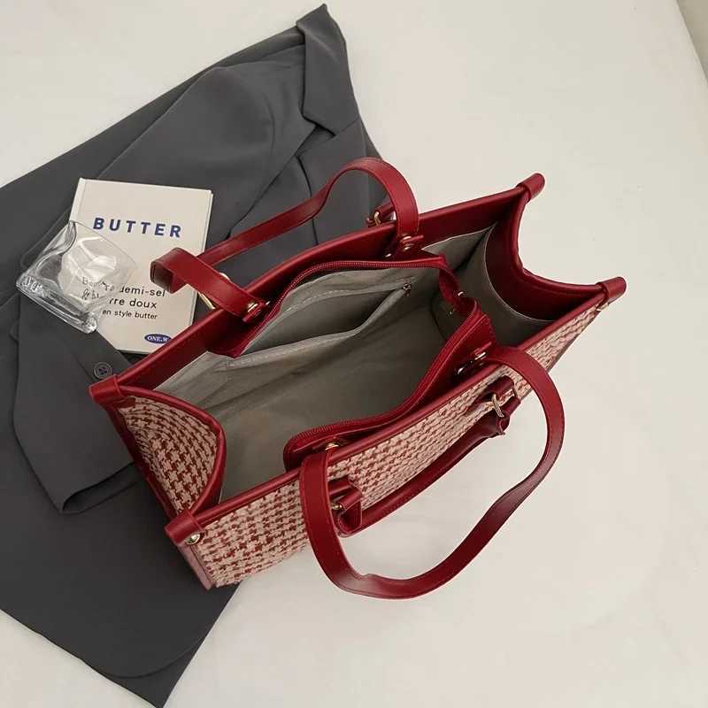 Red Love Heart Handbag For Women Large Capacity Cloth Travel Bag Fashion Hand Bag Houndstooth Female Portable Tote Bag Z250303
