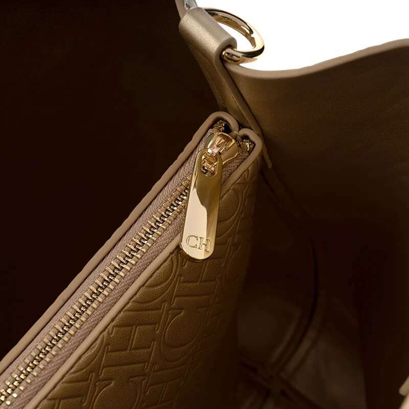 CH Premium Feeg Pure Colour Letter Emed Design Handbag Shoulder Bag Classic Fashion Ladies Crossbody Large Capacit