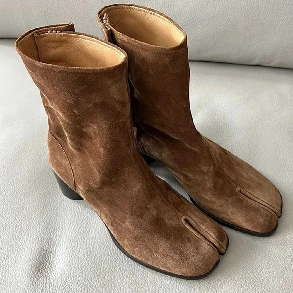 2025 Brand New Autumn Winter Brown Split toe Chunky High H Boots Wen Shoes Chic Black Modern nkle Booties Z250304