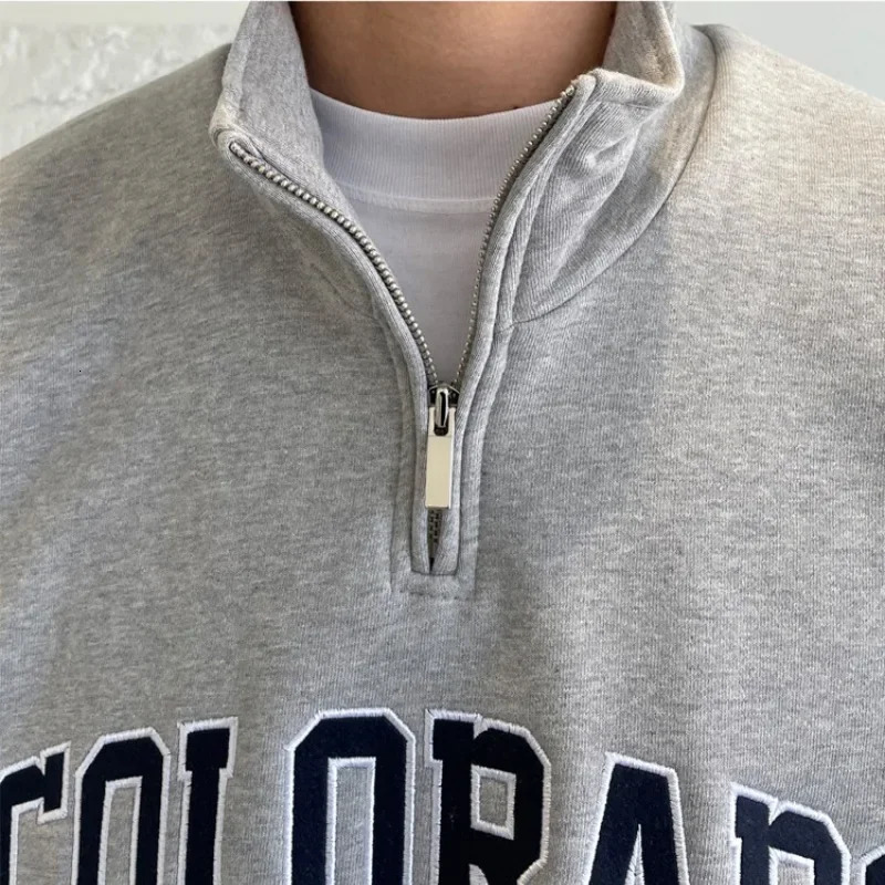 2023 Spring and Autumn Half Zip Standing Neck Sweater Mens Loose Korean Fashion Letter Printing Pullover Coat 250304