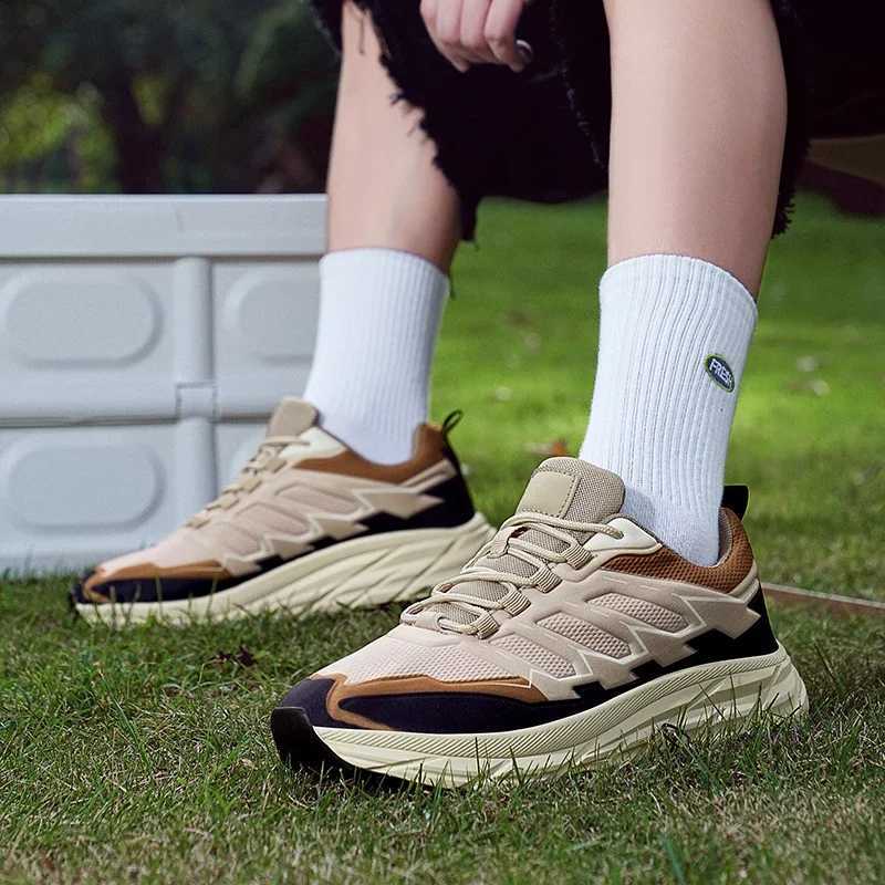Ultrght Mens Free Trail Running Shoes Mesh Breathable Retro Leisure Sneakers Men Summer Jogging Sports Shoes Male FootwearC250304