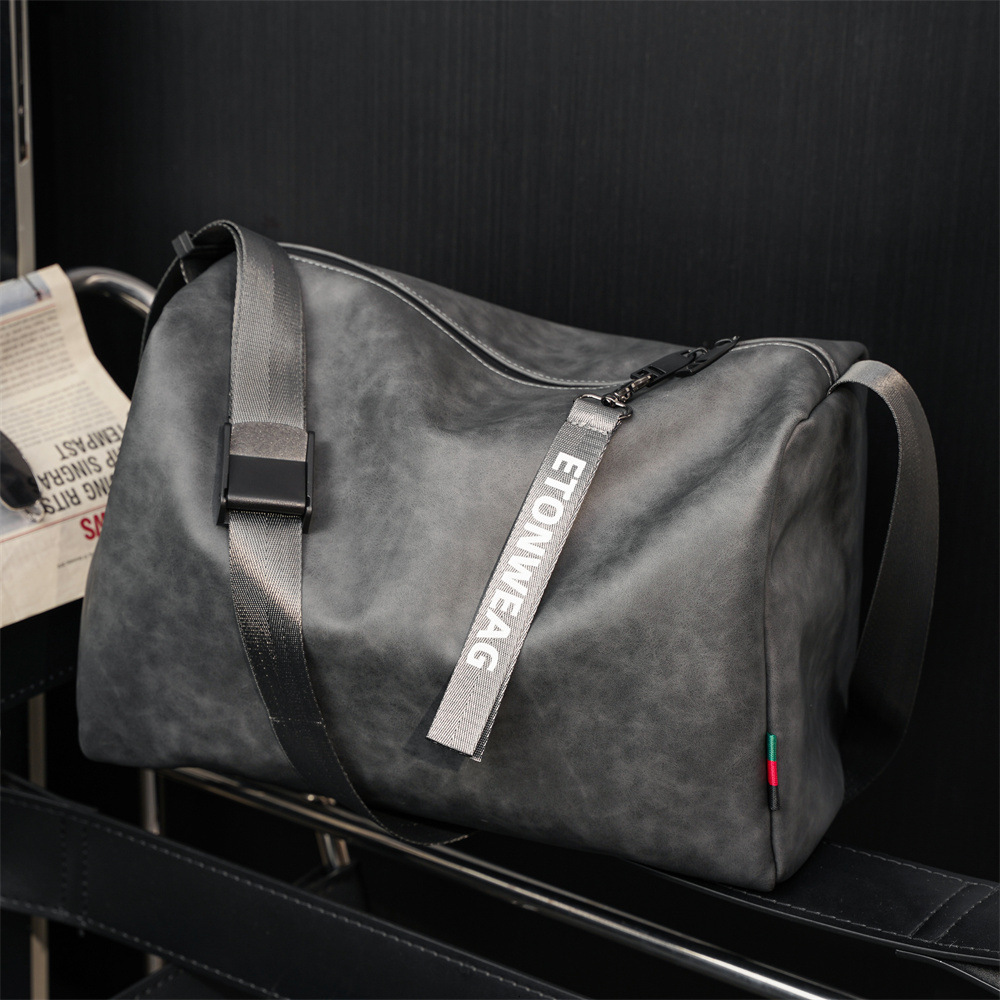 Designer Designer 2025 New Large Capacity Fashionable Fitness Korean Version Men's Crossbody Casual Shoulder Bag Trend
