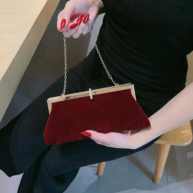 Elegant Red Velvet Womens Evening Bag Fashion Temperature Small Clutch Handbag Wedding Party Chain Shoulder Bag Z250303