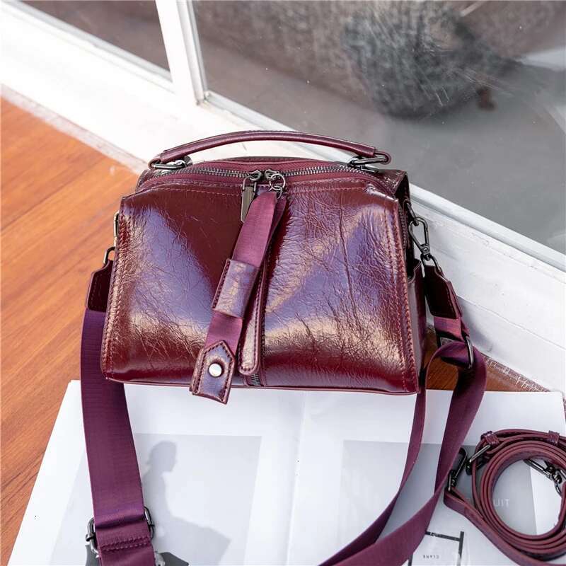 Oil Wax Genuine Leather Pillow Tote Handbags For Women Korean Designer Wide Strap Ladies Shoulder Crossbody Bags