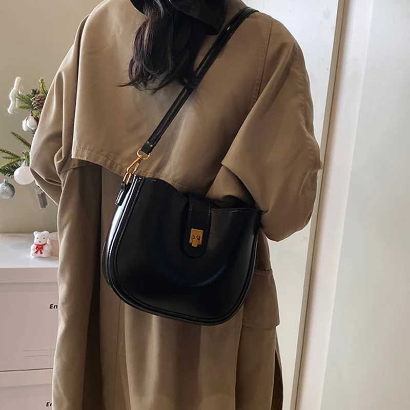 2025 Spring New Womens Single Shoulder Bag Texture Leather Crossbody Bag Korean Red Versatile Handbags Trend Z250303