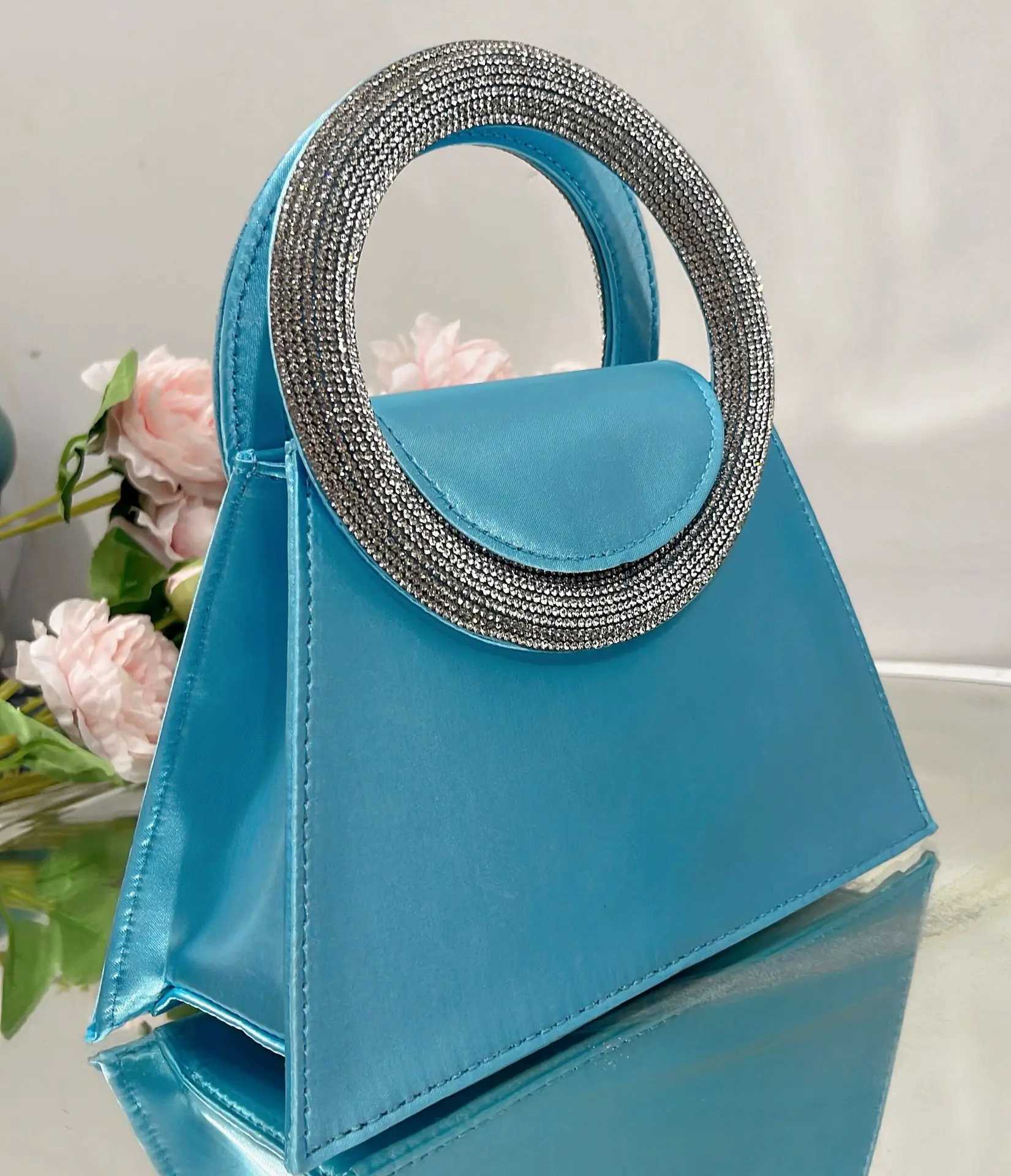 Luxury Niche Design Rhinestones Circle Tote Bag Designer Satin Shoulder Bag Dinner Party Wedding Purse Black Red Pink Wholesale Z250303