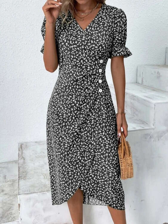 A large number of hot selg summer styles, geometric collage bubble sleeves, irregular hem dresses, 2025 new casual and versatile fashionable clothing