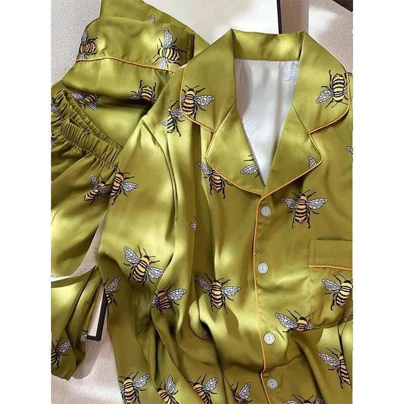 Elegant 2-Piece Bee Print Pama Set - Faux Silk Satin Sleepwear In Pink