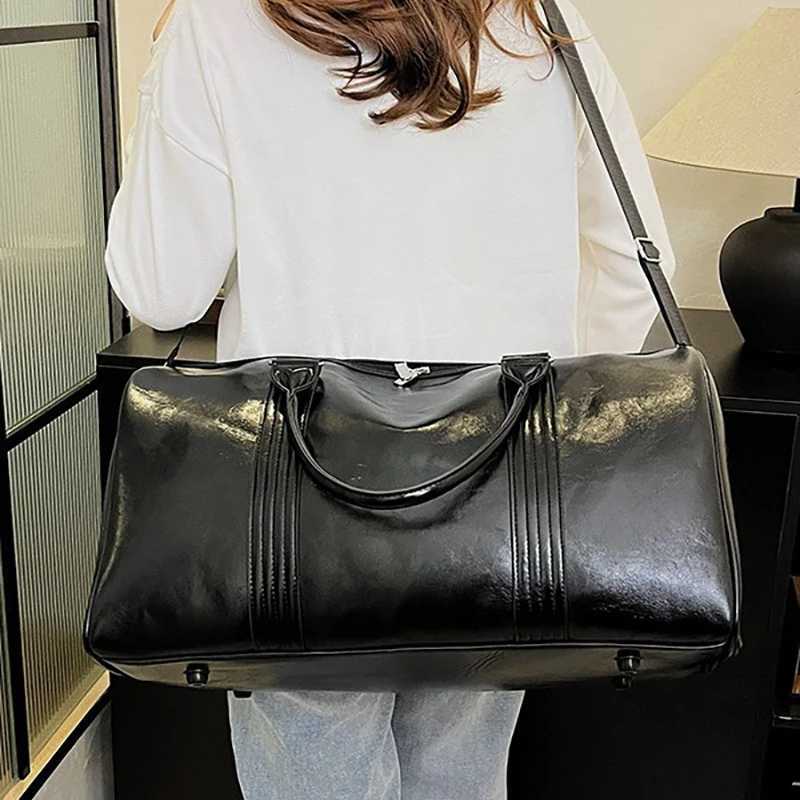 Cross Border Travel Bag New Large Capacity Hand Luggage Bag Fashionable Crossbody Sports Fitness Storage Bag For Delivery Pouch Y250304