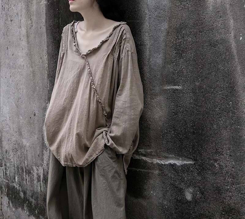 UMI MAO Cotton Hemp T-Shirt Spring Autumn Vintage Design Organ Fold Hoodie Loose And Slim V-Neck Lace Top Femme Y2k