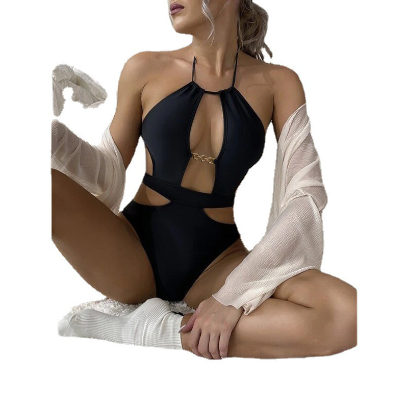 Chic Single Piece European Styled Swimwear with Timeless Solid Hue