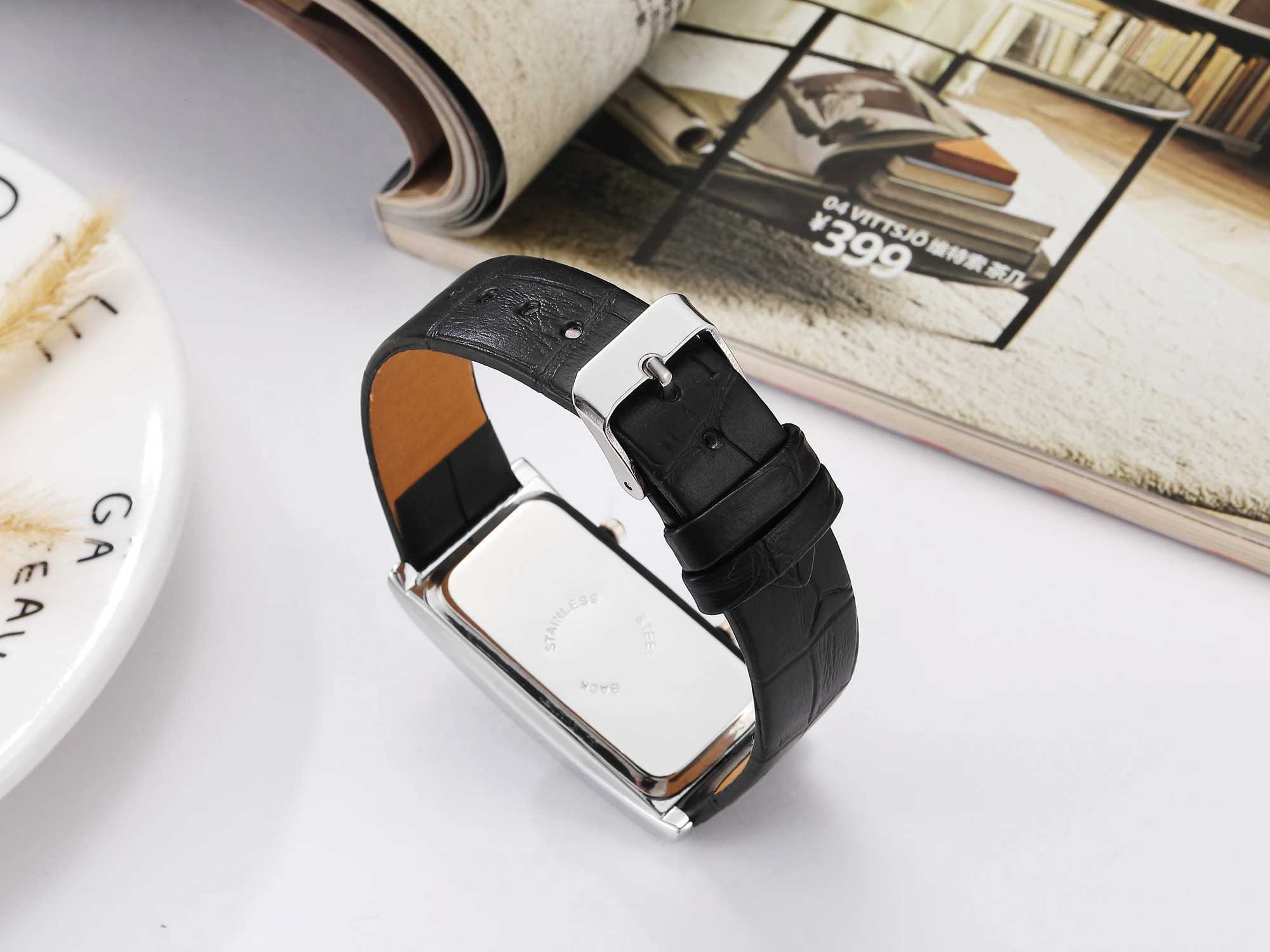 Ladies Minimalist 2 Double Dial Time Zone Womens Fashion Elegant Wrist Quartz Clock Leather Str Womens WatchXJ250304