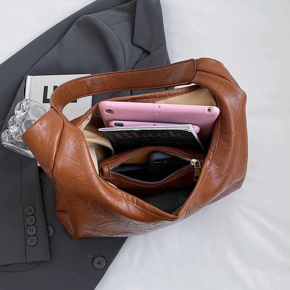 Soft PU leather shoulder bag vintage wine red womens shoulder bag commuting large handbag womens wedding handbag Z250303