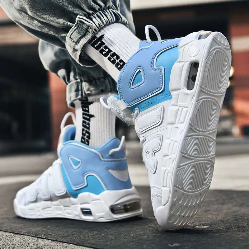 Classic Shoe Type 2024 High Quality Factory Direct Sale P rice Incr ease Light Fashion Sneakers For Men