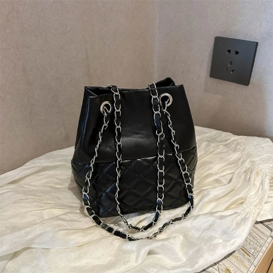 Black Chain Trend Woman Messenger Shoulder OL Bags PU PVC Leather Women Lady Shining Handbag Purses Small Bags 250228