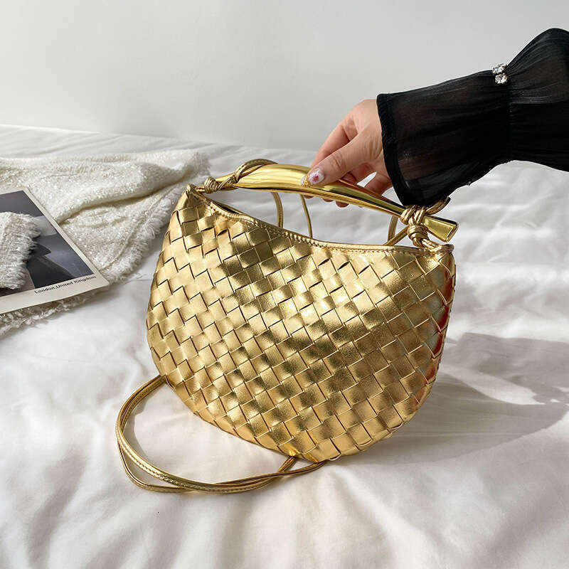 Sardine Shark Woven Hand Dumpg Bag European And American Pleated Shoulder Bags