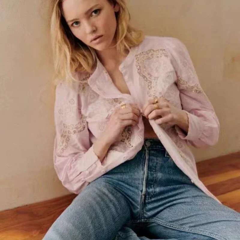 100% Cotton 2025 Spring New Round Neck Lace Embroidery Design Pink Ladies Shirt