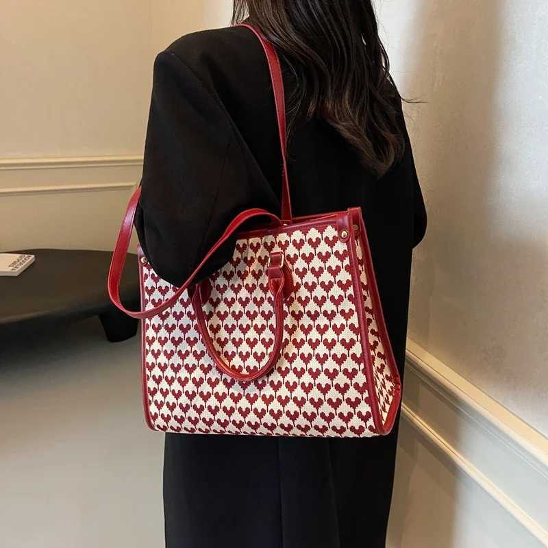 Red Love Heart Handbag For Women Large Capacity Cloth Travel Bag Fashion Hand Bag Houndstooth Female Portable Tote Bag Z250303