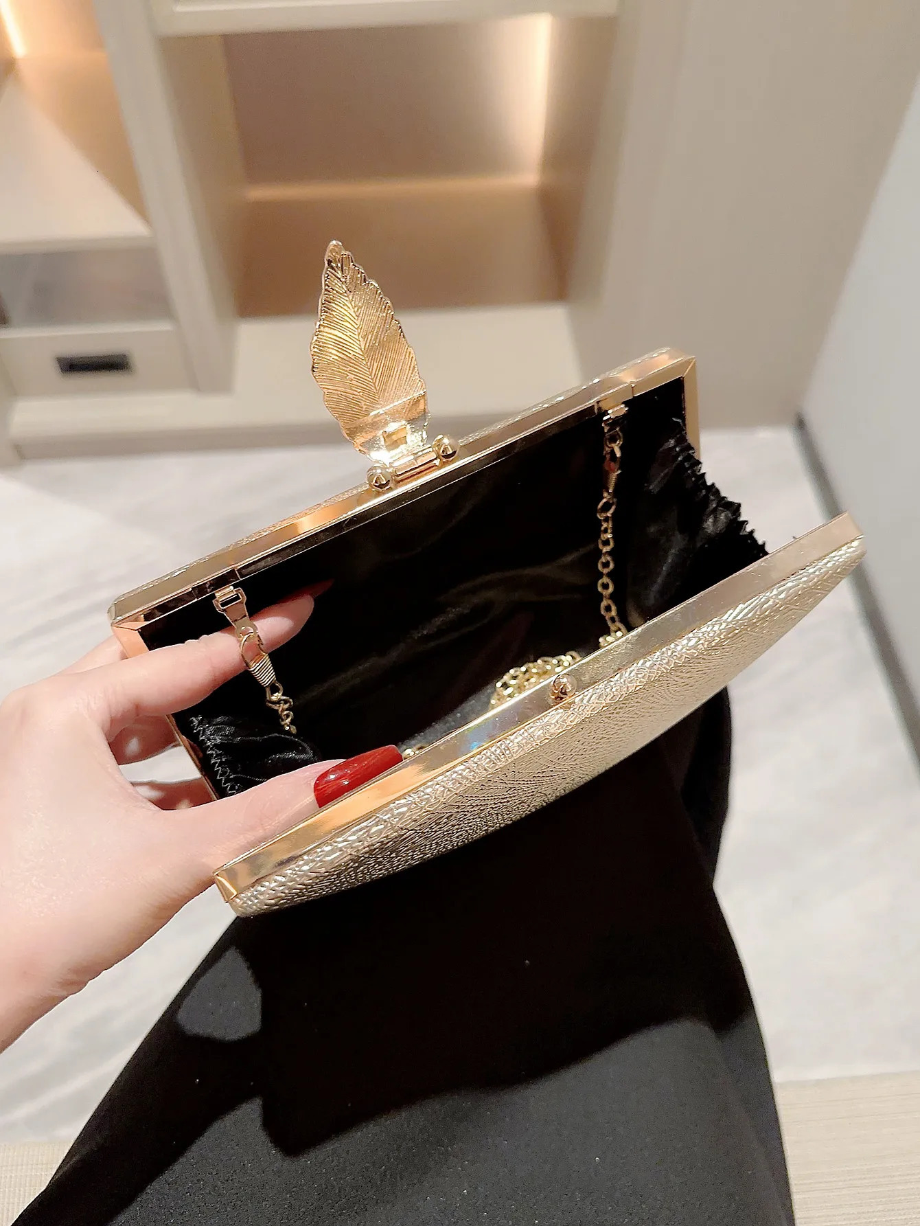 Womens Fashion Gold Leaf Buckle Box Dinner Bag Clutch Chain Evening Dress Party Prom 250303