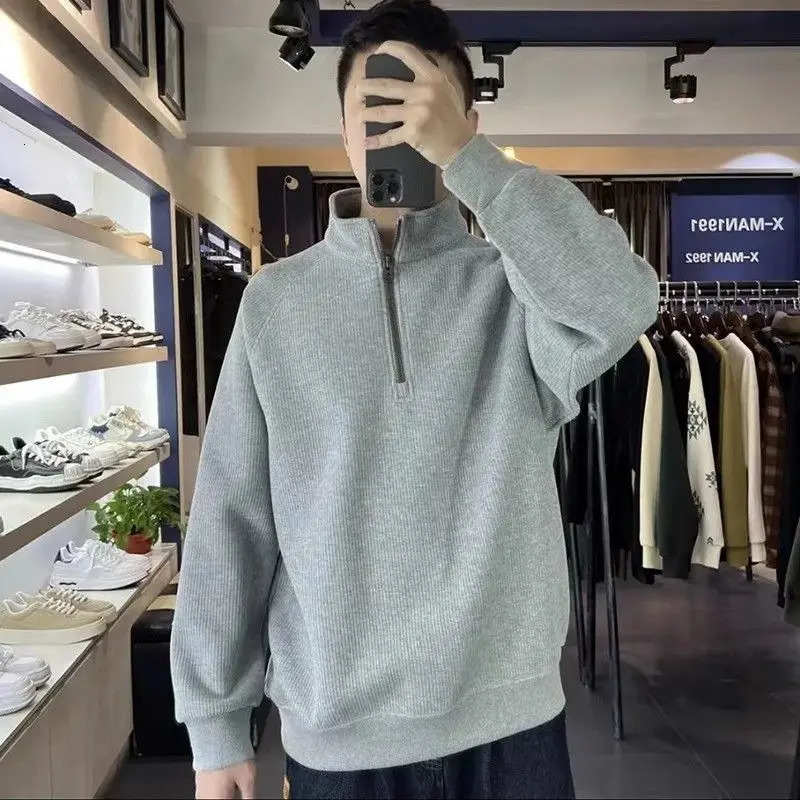 Half Zipper Longsleeved Sweatshirt for Men Spring Autumn and Winter 2025 Early Trendy Mens Top Coat 250304