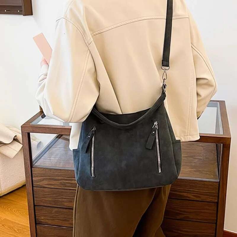 Women Crossbody Bag Designer Oblique Cross Single Shoulder Bag Large Capacity Handbags Retro Matte PU Leather Hobos Purse