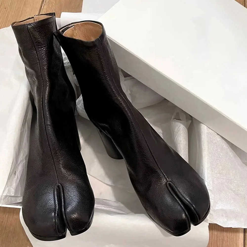 2025 Brand New Autumn Winter Brown Split toe Chunky High H Boots Wen Shoes Chic Black Modern nkle Booties Z250304