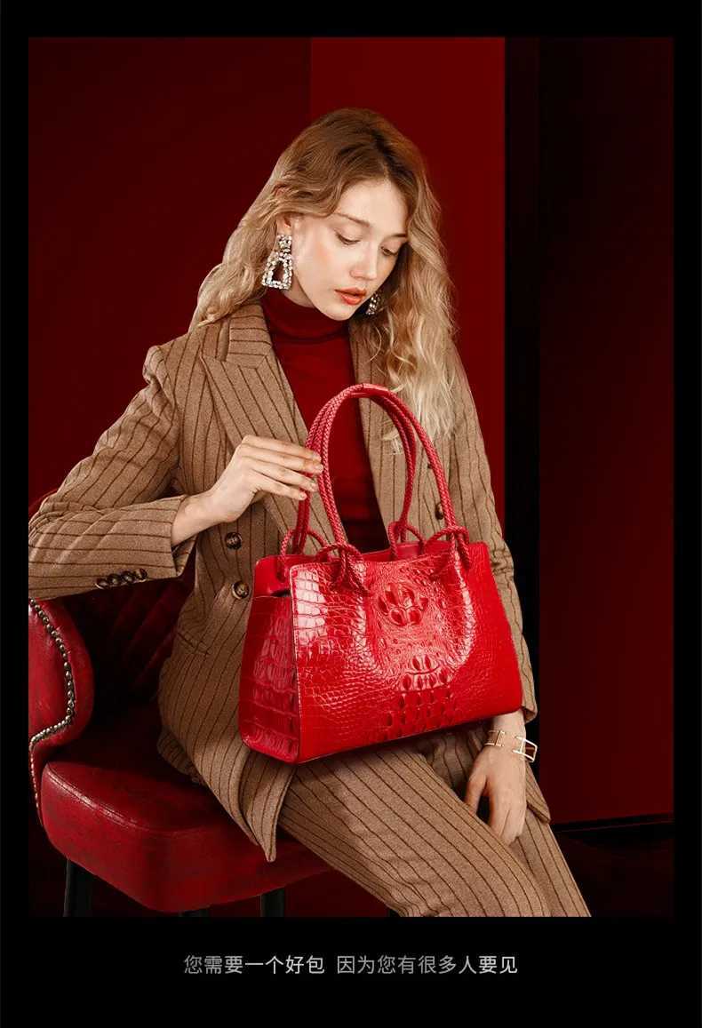 Luxury Genuine Leather Womens Handbags Red Crocodile Pattern Lady Tote Bag Fashion Travel Portable Shoulder Underarm Bags Z250303