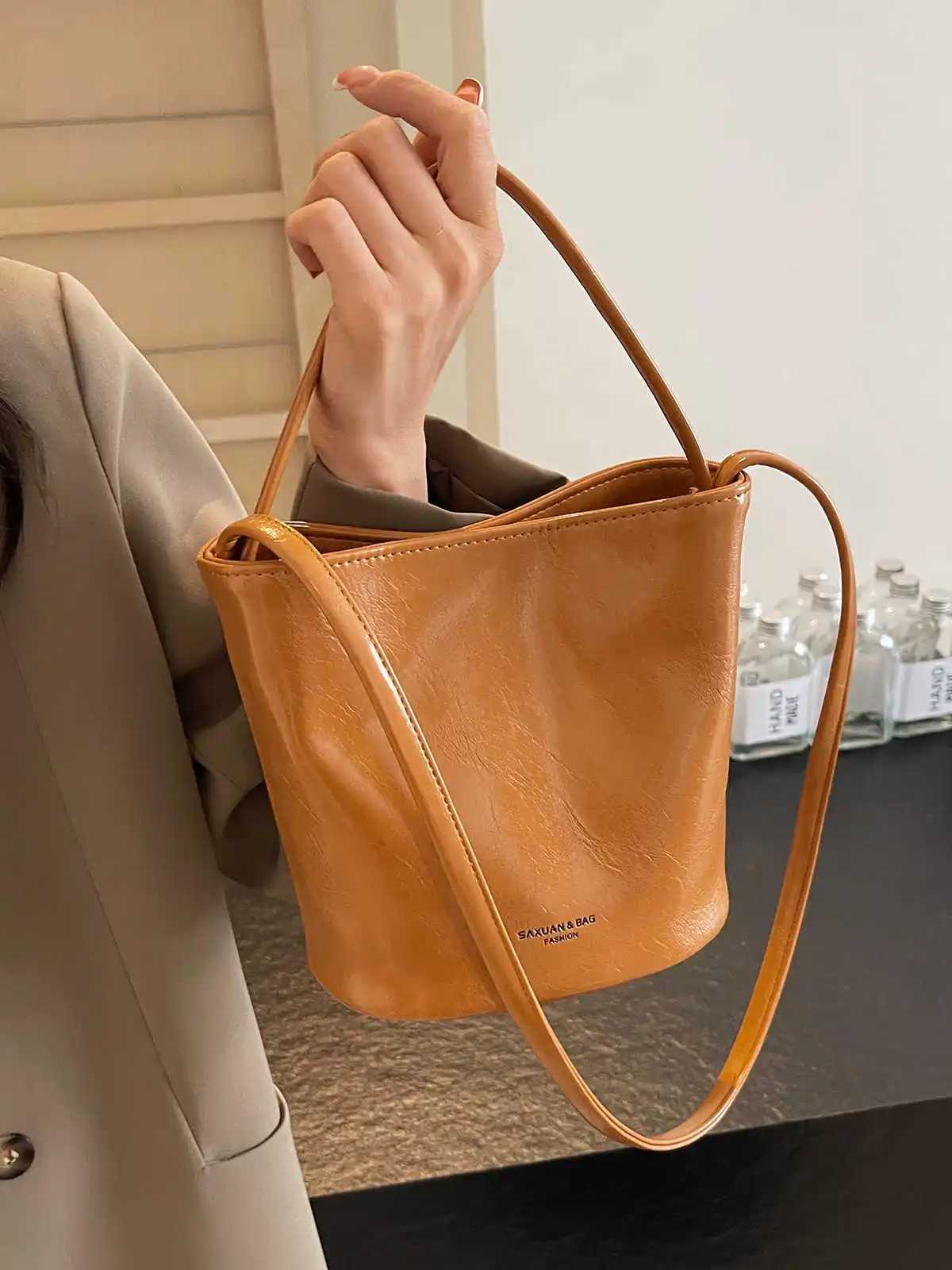 Red PU Womens Bucket Bag Autumn/Winter New Business Travel Shoulder Cross Bag Elegant Bridal Handbag Z250303