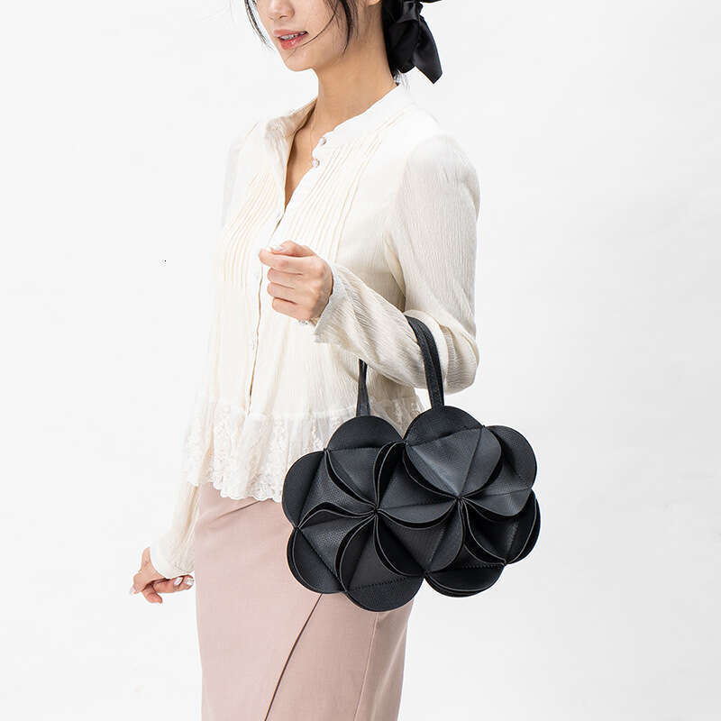 A Niche Design Three-Dimensional Flower Handbag With A High-End Splicing Single Shoulder Crossbody PU Trendy Women's Tote Bag