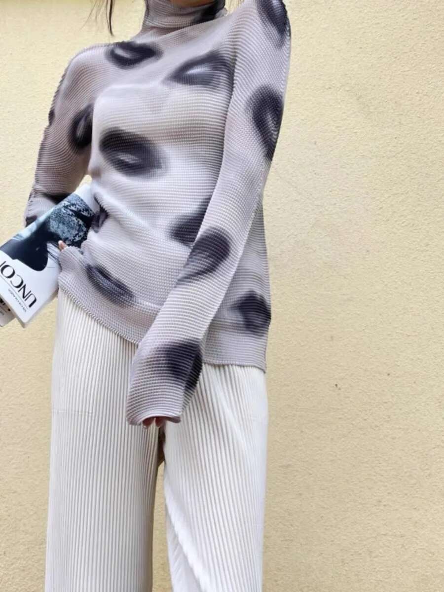Miyake Pleated Sexy Lip Print High Neck T-Shirt Women 2024 Summer New Short Long Sleeve Jumper Designer Fashion Top