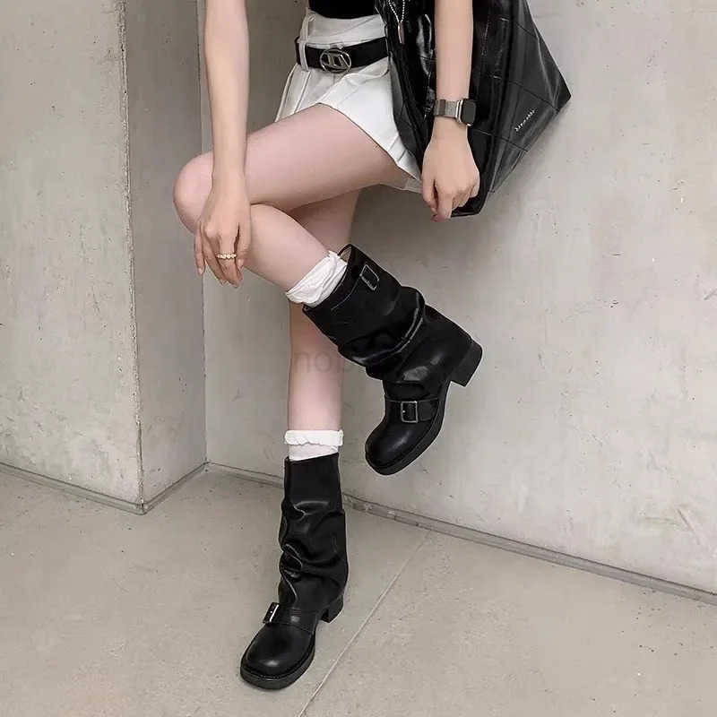 2023 Autumn/Winter New Fion Boots for Wen Round Thick Heel Belt Buckle Middle Tube Folded Stacked Boots Z250304
