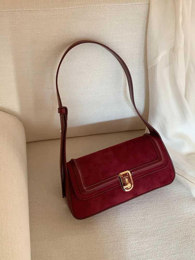 Womens Plush Simple Solid Shoulder Bag Fashion New Metal Buckle Womens Ten Font Square Bag Z250303