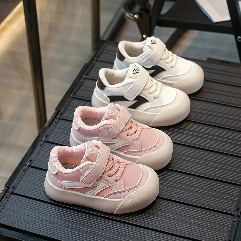 Low top childrens tennis shoes selling flat sports boys and girls casual platform soft soled school H02252 250303