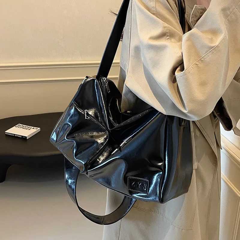Brand Designer Oil PU Leather Womens Shoulder Bag Retro Crossbody Bag Large Capacity Pillow Bowling Handbag Y250303