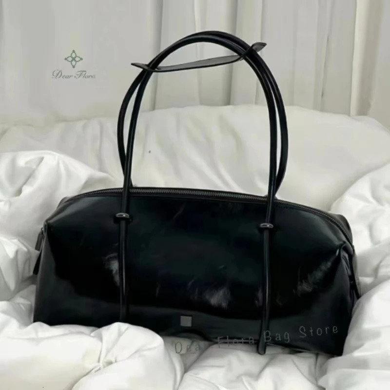 Y2K Womens Bag Large Capacity Boston Pillow Handbag Spicy Girl Fashion Motorcycle Shoulder Bags Vintage Tote 250303