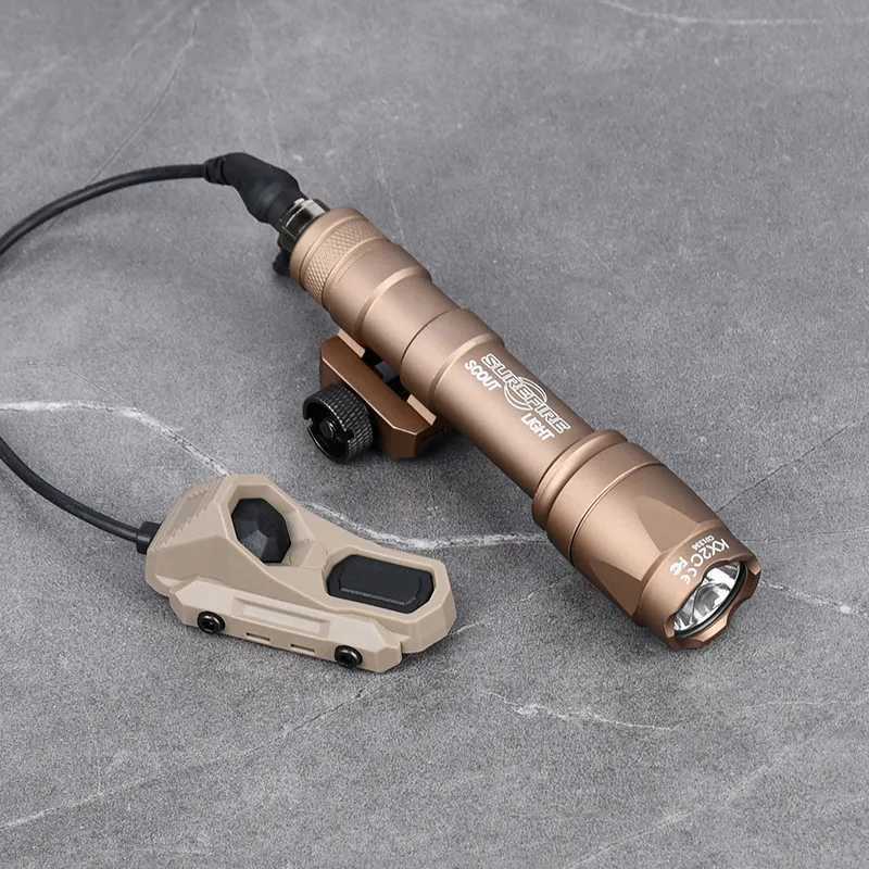 WADSN Type M600 M600C Tactical Flashlight Airsoft Hunting Gun Weapon MINI Scout Light Axon Dual Function Switch PicatinnyRailXJ250303