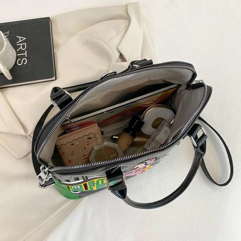 2022 Fashion Cartoon Shoulder Bags For Women Brand Messenger Bag Cute Purses And Handbags Designer Satchel Large Hobos