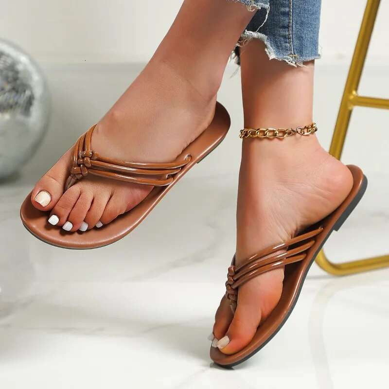 2025 Flat Slippers Summer New Fashion Beach Shoes for Women Trend Sgback Casual Bohemian Flip ps atos Mujer