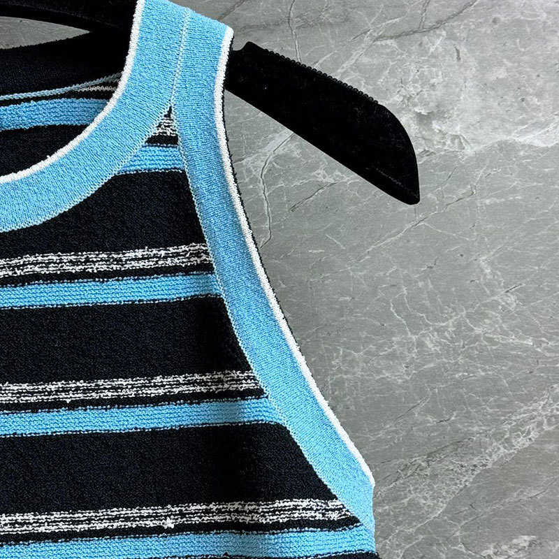 Fashionable Ladies Cashmere Knit Striped Vest Fashion Round Neck Multi-Color Sleeveless Top Slim Stretchy Elegant Early Spring High-Quality Luxury Des