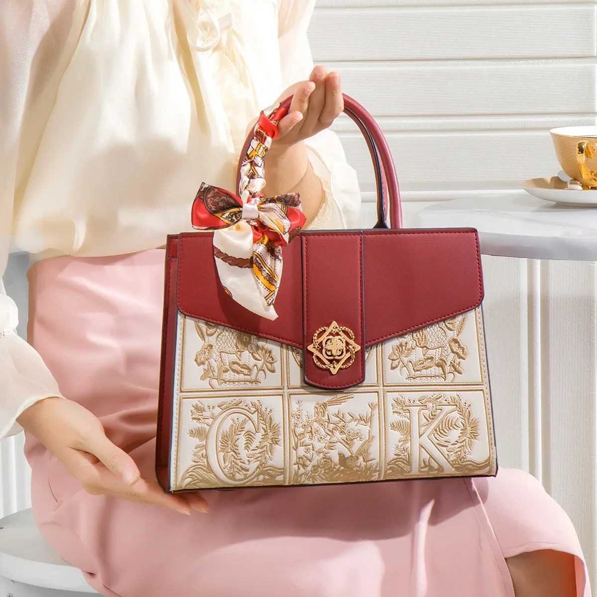 Elegant Embroidered Red Wedding Bag New Brides Handbag Mother-in-laws Birthday Gift Soft Crossbody Bag For Daily Use Z250303