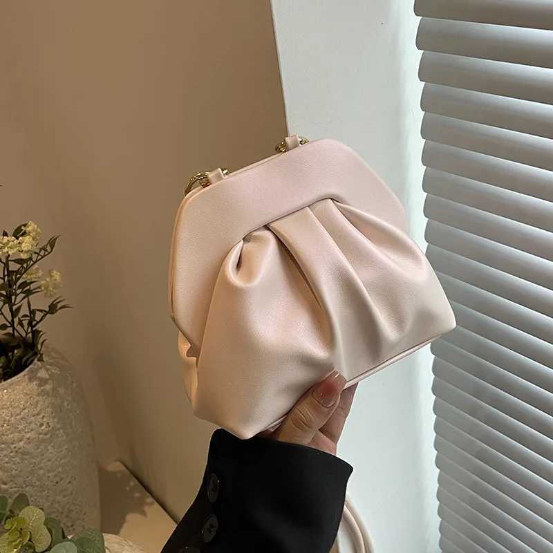 Luxury Women Brand PU Leather Pleated Crossbody Bag Casual Beading Pearl Cloud Shell Messenger Bag Y250303