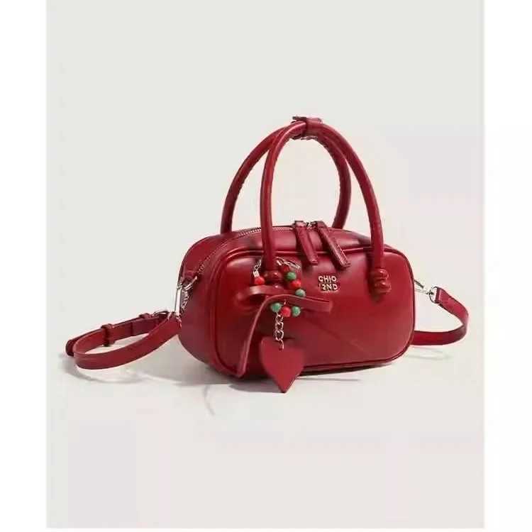 Vintage Red Shoulder Bag with Pillow Shape for Women Party Crossbody Bag Small Handbag for Women with Handle Z250303