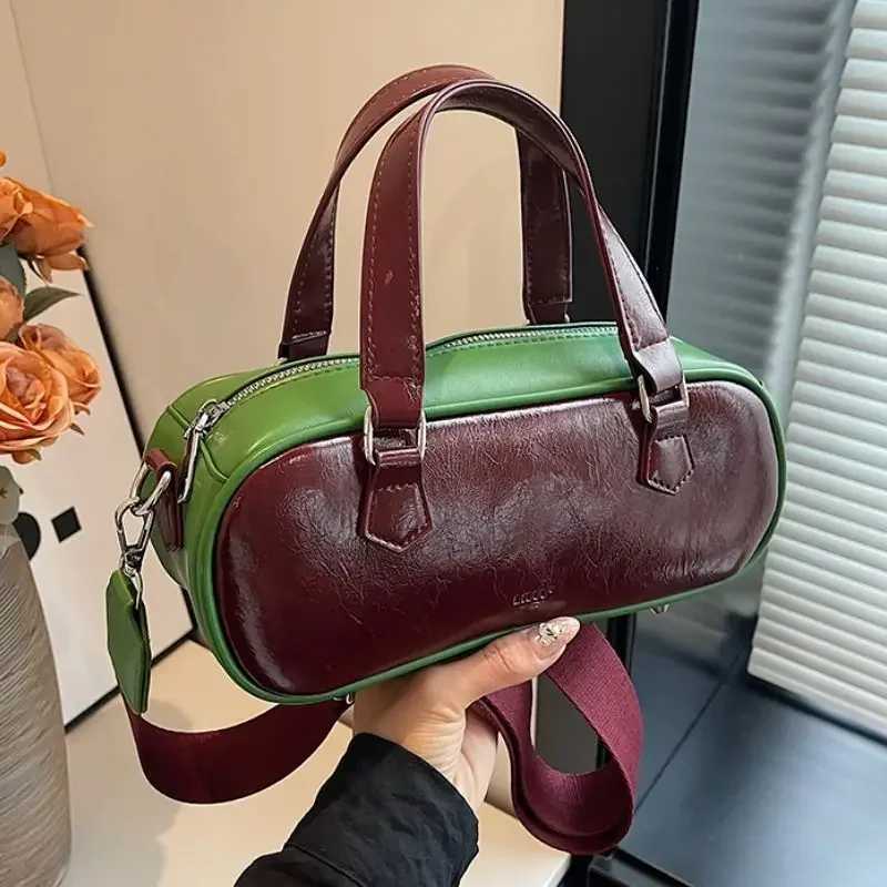 Wine Red Contrast Boston Womens Bag 2025 Autumn/Winter Niche Designer Bag Single Shoulder Ten Font French Handbag Z250303