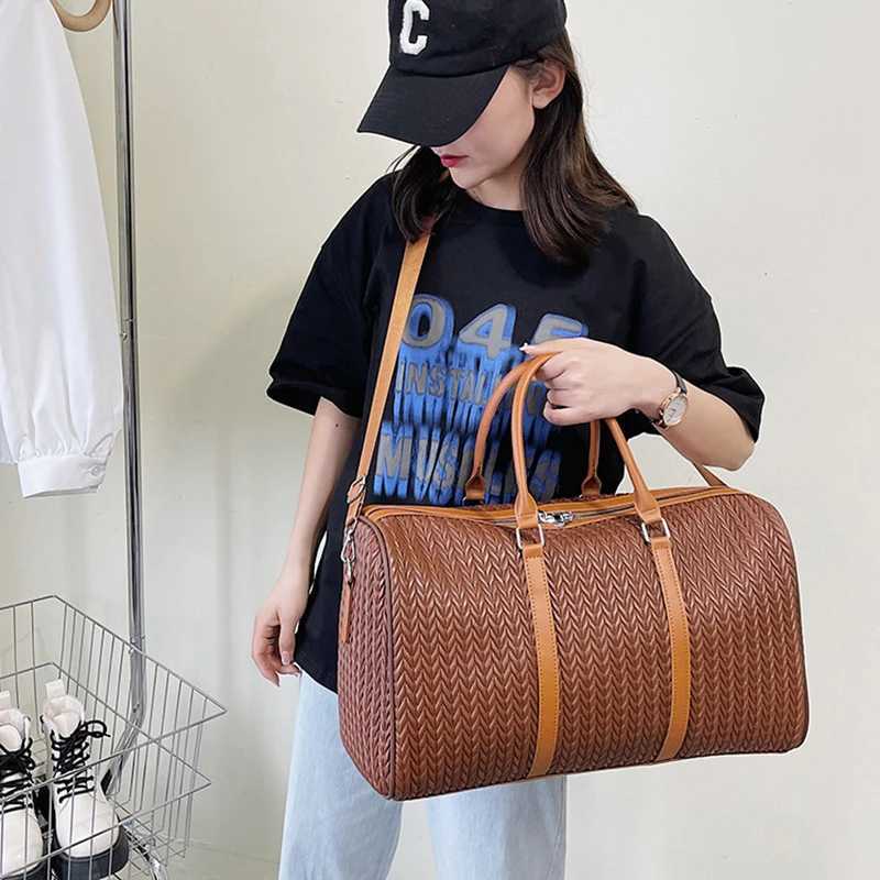 Cross Border Waterproof PU Mens Handheld Large Capacity Short Distance Travel Luggage Storage Bag Casual Folding Travel Bag Y250304