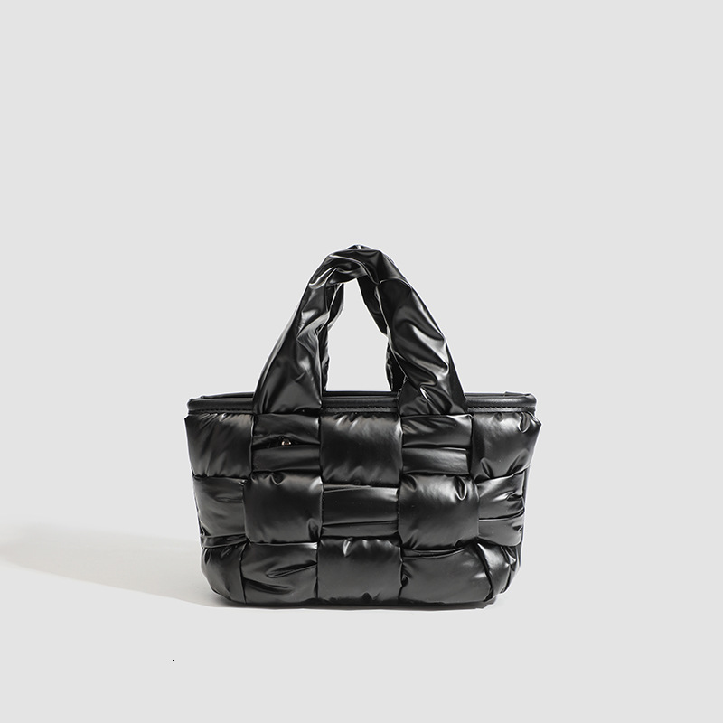 Designer Designer 2024 New Niche Design Hand-Held Woven Down Tote Fashionable Versatile Casual Shoulder Crossbody Bag