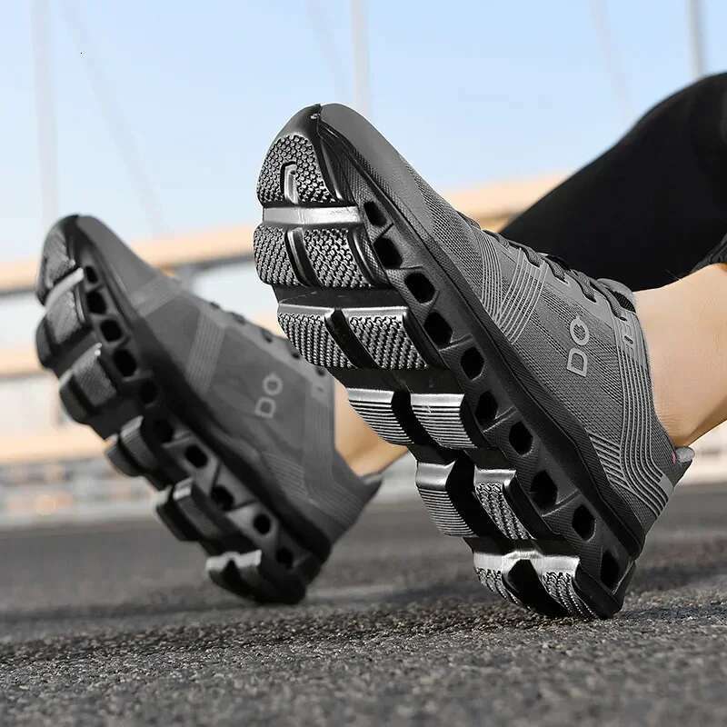 Trendy and Comfortable Casual Sports Shoes: Fa shionable Soft-Sole W alking Footwear