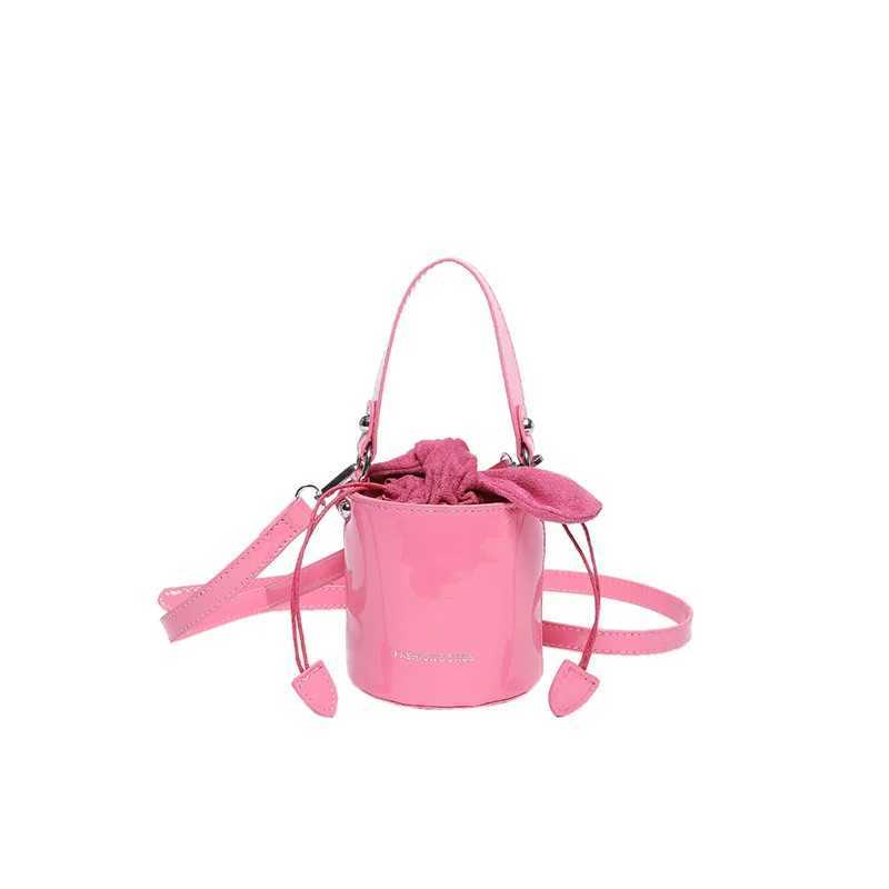 Mini Exquisite Wine Red Glossy Lacquer Surface Crossbody Bag 2024 New Bow Drawstring Underarm Bags High Street Lipstick Handbag Z250303