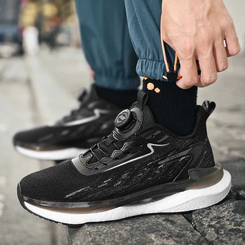 Carbon Plate Running Shoes for Men Mesh Breathable Cuhioning Sports Walking Jogging Shoes Trendy Designer Sneakers Male FootwearC250304