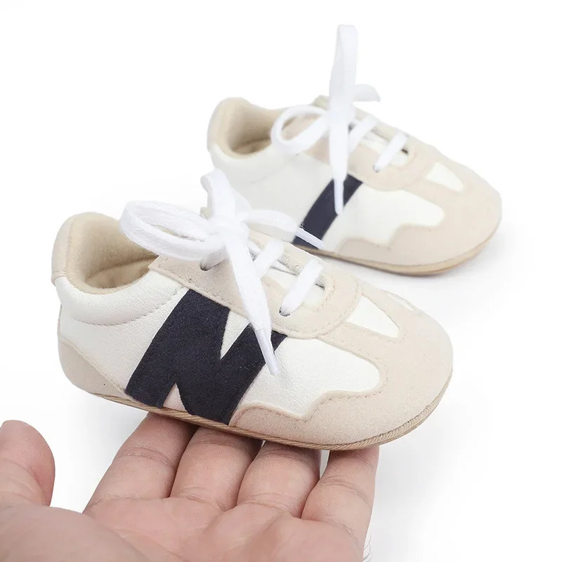 born Baby Sneakers Letter Patchwork Casual Shoes Antislip Hundred Toddler Boys Girls 018 Months 250303