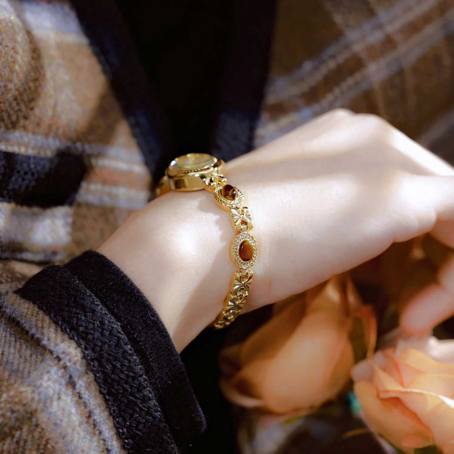 High-End Luxury Women Fashionable Retro Oval Quartz Ladies Drs Natural Jade Gold Bracelet Wrist Small DialXJ250304